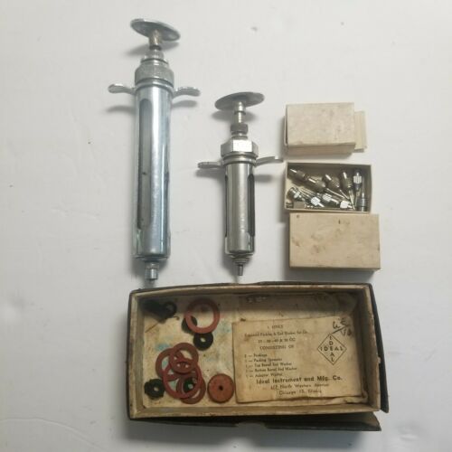 Vintage Veterinary Syringe Lot Of 2 One 8 In Overall Other 5 In & 10 Needles