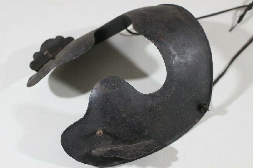 Hanburi (mask) Of Yoroi (armor) : 7.9 × 7.9 × 3.7 "  300g